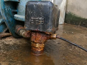 Rò rỉ chân kết nối công tắc áp suất