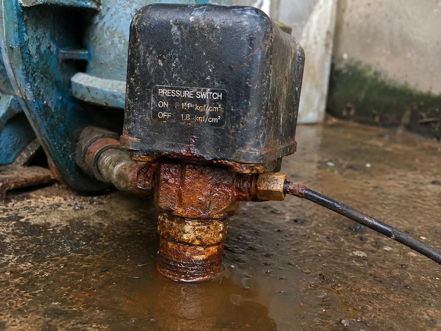 Rò rỉ chân kết nối công tắc áp suất